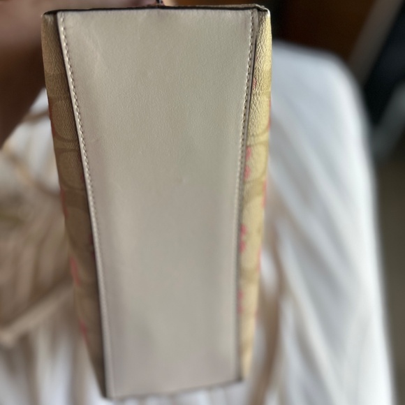 Coach Mollie Tote 25 w/Pink Hearts Valentines Collection - Picture 5 of 9